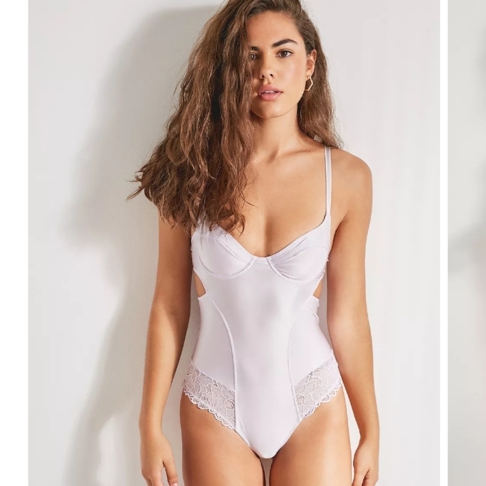 Out From Under Bustier Bodysuit Medium Pale Lilac